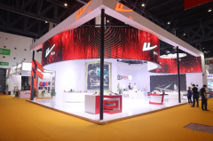 回力亮相第41届体博会:重现80年代霹雳舞,创新与传承并重